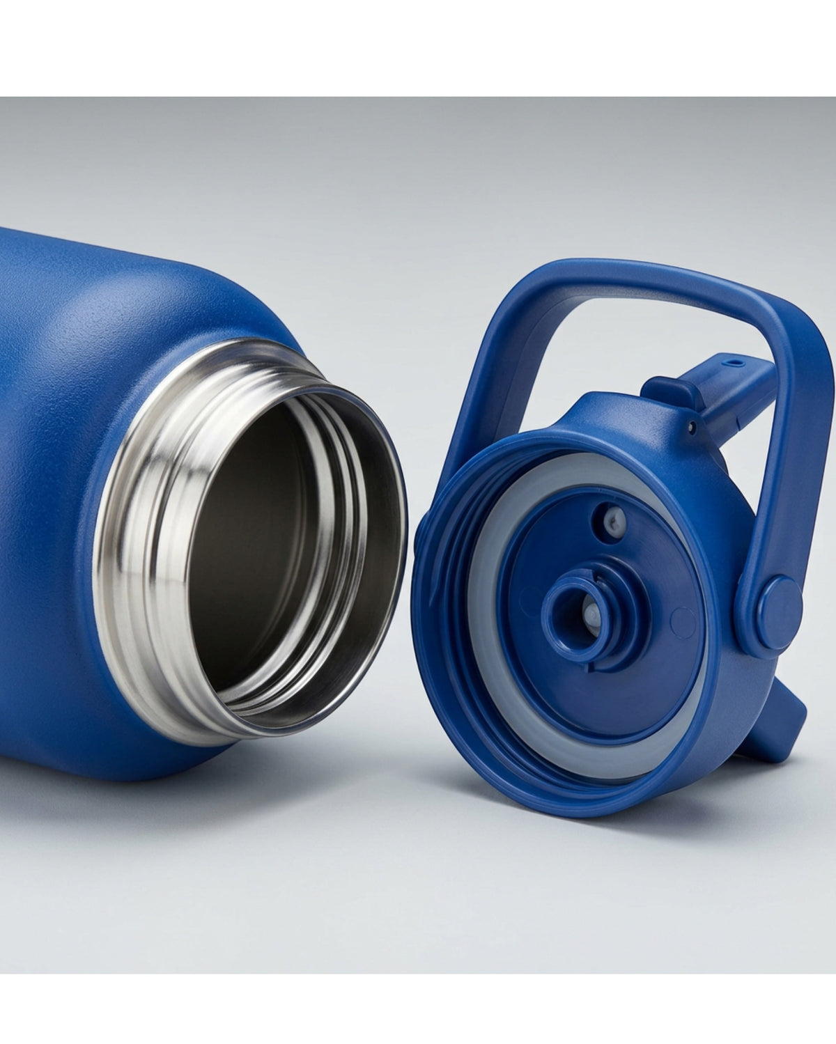 Wyvex Wide-Mouth Vacuum-Insulated Sports Water Bottle 32 oz Cobalt Loop Straw Lid - Detail view